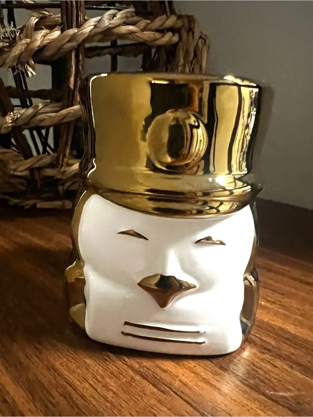 Decorative Gold and White Ceramic Nutcracker Head Accent Set - Branded candles
